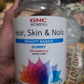 GNC Women's Hair, Skin & Nails 2500 mcg of Biotin Strawberry Gummy 60-day Supply