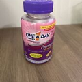 One A Day Women's Prenatal Folic Acid (60 Gummies) Exp 6/24